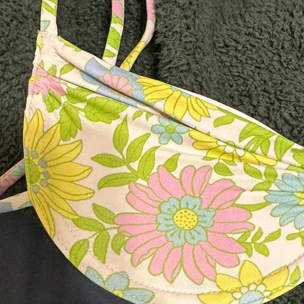 Frankie's Bikinis Ziggy Bikini Top